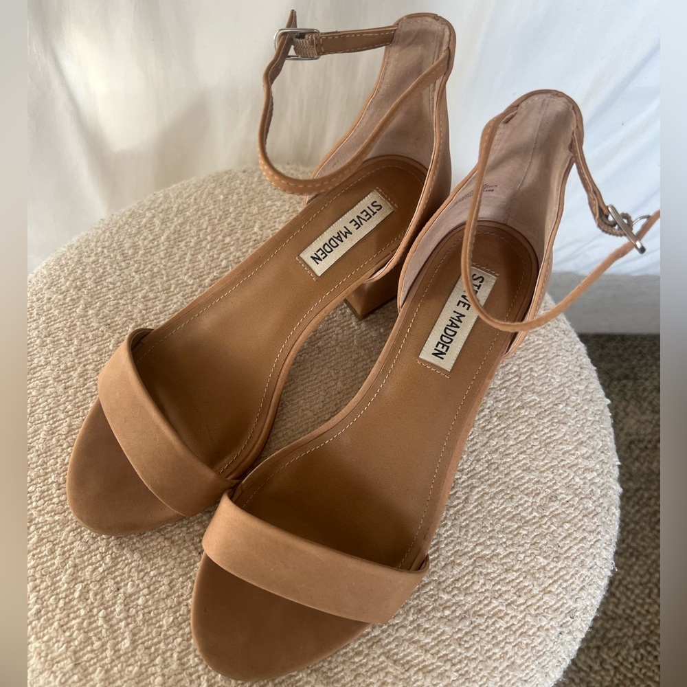 Steve Madden IRENEE Tan Nubuck Women's 2 Inch Block Heel. Size 7.5